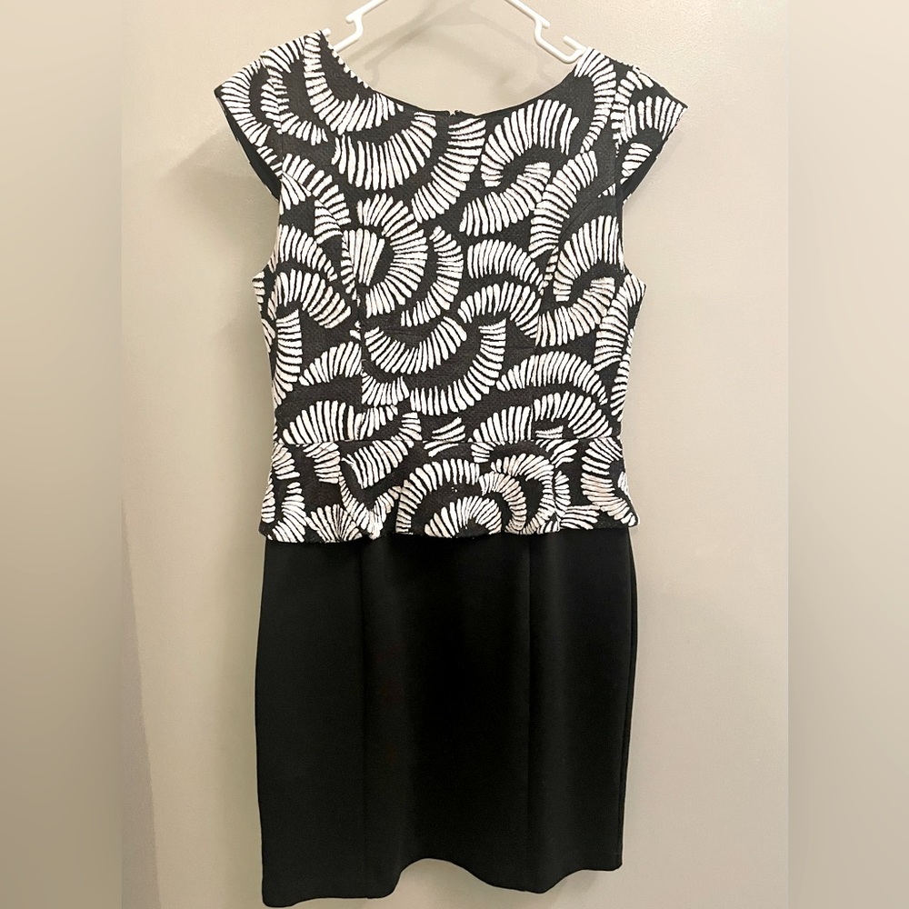 Ann Taylor Fitted Soft Black White Sleeveless Womens Dress 10 Semi Formal Soft
